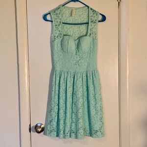 Lovely Day Pinup Dress Size Small
